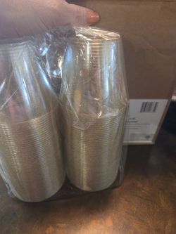 100 Count 9 oz Gold Plastic Cups
Disposable Clear Fancy Hard Plastic Cups, Gold Glitter, Heavy Duty, Reusable, for Halloween, Thanksgiving Day, Christ