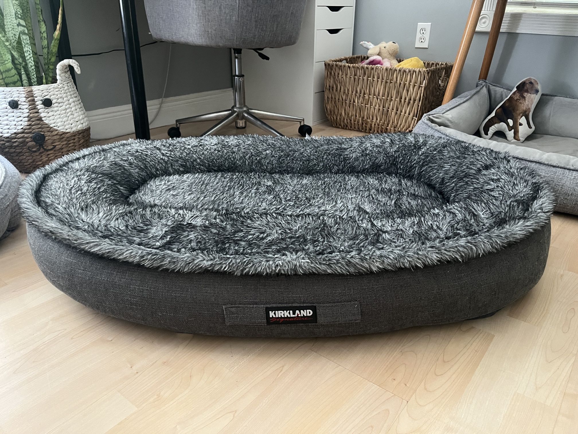 Kirkland Signature Grey Oval Cuddler Pet Dog Bed XL