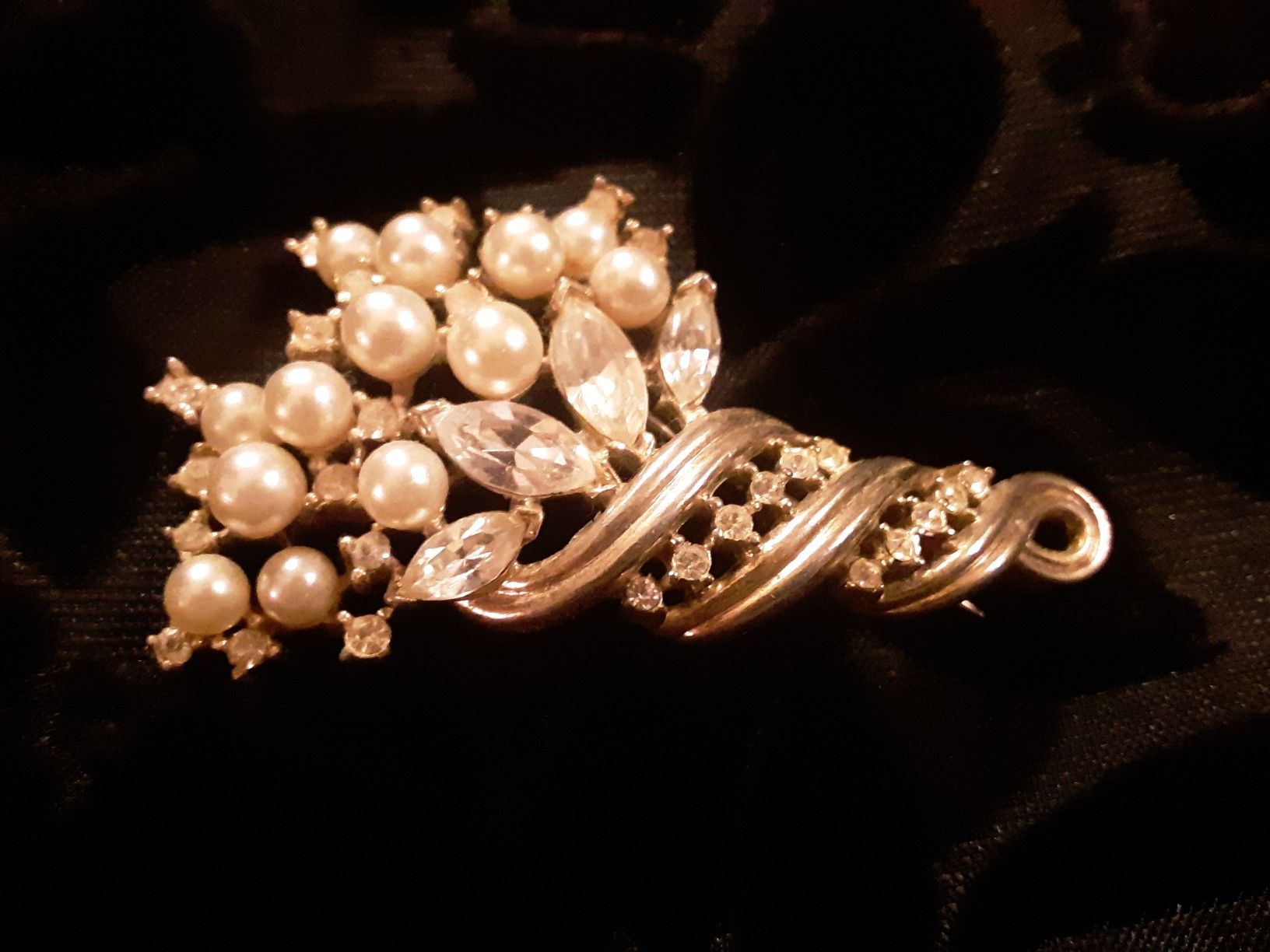 Vintage 👑TRIFARI Pearl & Crystal CORNUCOPIA Pin Early c1930's Pat Pend