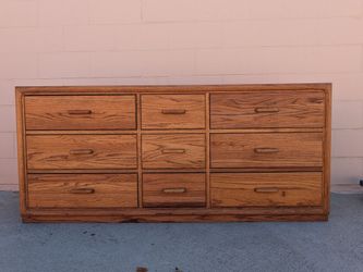 Dresser