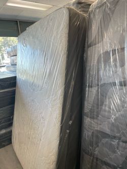 QUEEN PILLOWTOP MATTRESSES