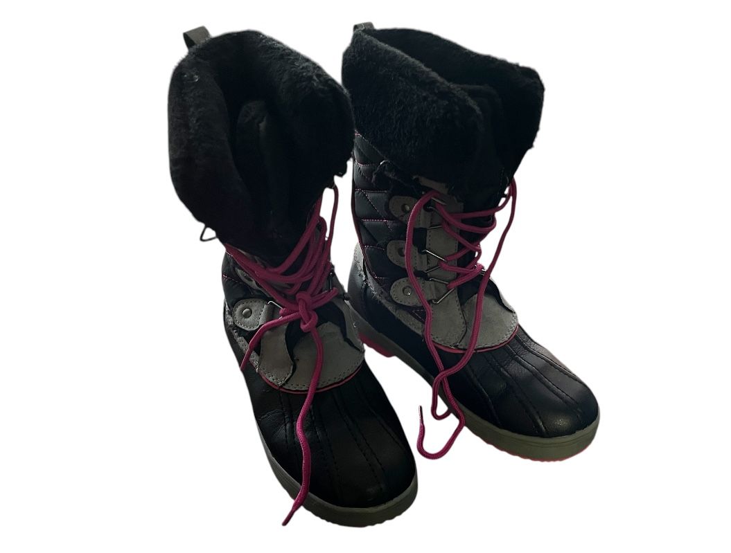 Winter Snow Boots. Kids Size 2.5Y