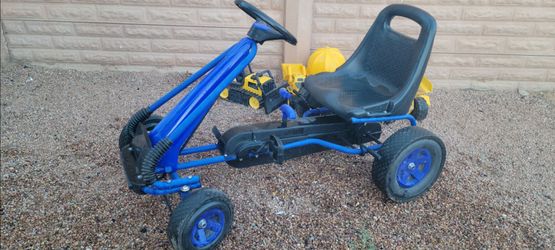 Costway Go Kart 4 Wheel Pedal Powered Kids Ride On Toy with Adjustable Seat Blue