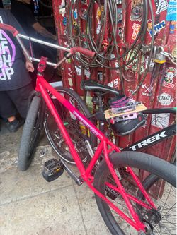 TRADE FOR BLACK STREET COS OR THRONES WOTH CHROME FORK
