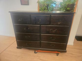 Large 9 drawer dresser