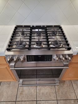 GE Cafe 30" Wi-FI Convection Oven Gas Stove