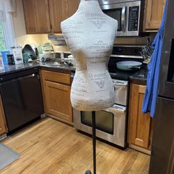 Dress mannequin