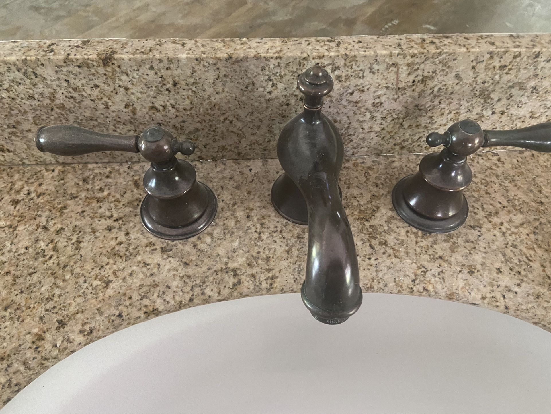 Vanity excellent condition Moving out Sale