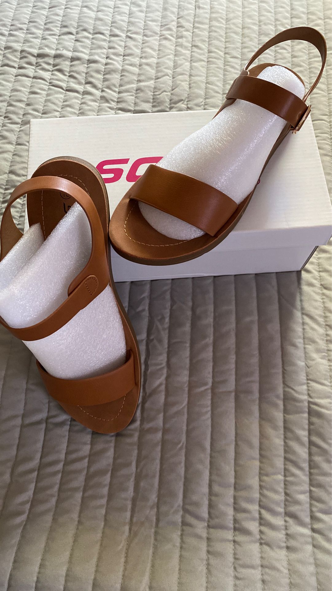 Women”s Ankle Strap Size 10 Sandals BRAND NEW!!