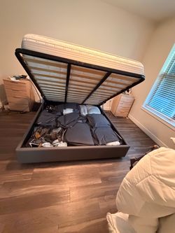 SALE PRICE Italian Queen Storage Bed Frame (Hydraulic Gas-Lift) + Magniflex Mattress – Excellent Condition