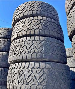 35X12.50/20 Patoganoia Selling a set of 4 tires in excellent condition 🫡