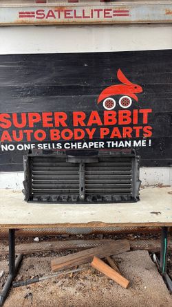 2018 Navigator Air Shutter Grille OEM 2024