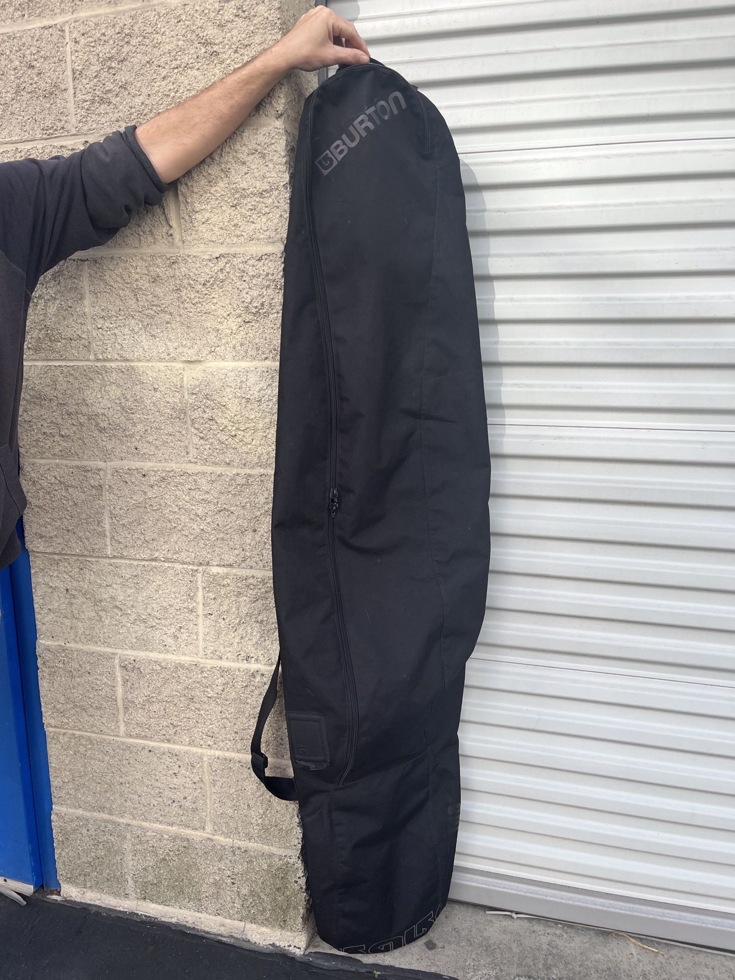 burton black snowboard bag 166 cm.