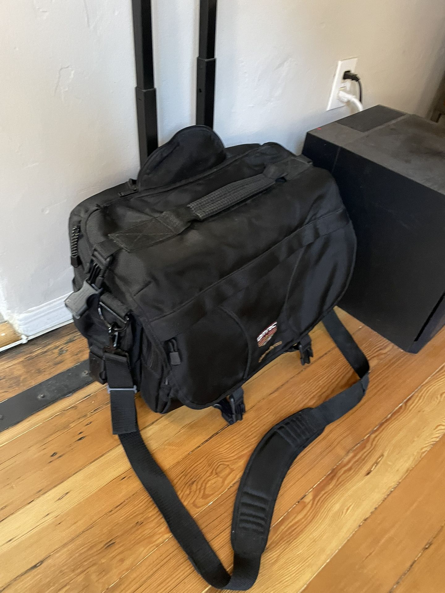 Tamrac 5263 CyberPro Express Rolling Camera Bag