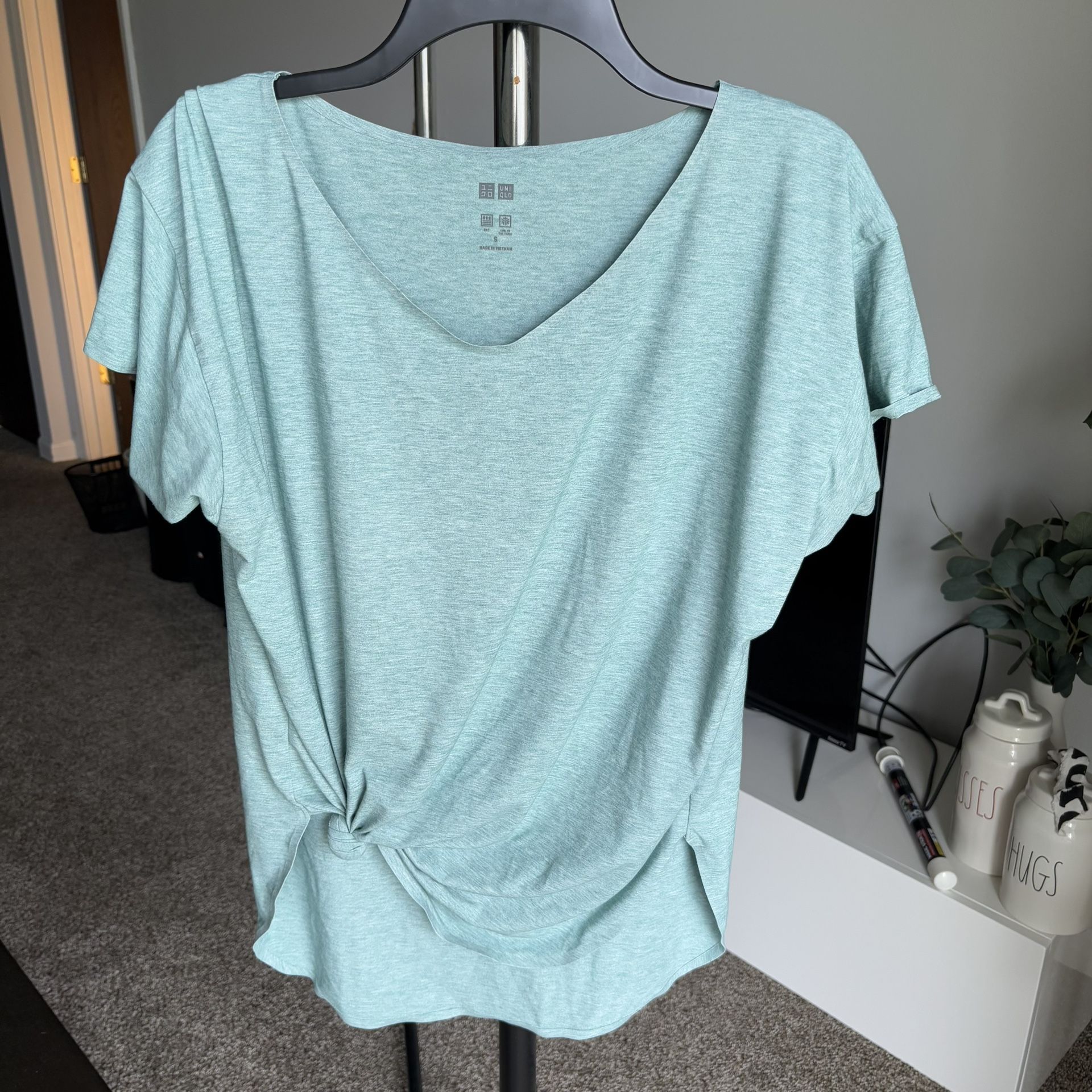 Uniqlo Women's Seamless Active Top