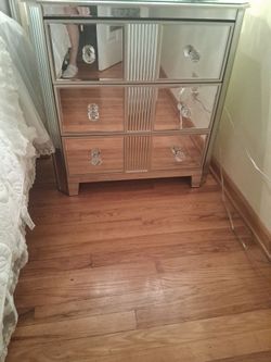 Dresser Stand