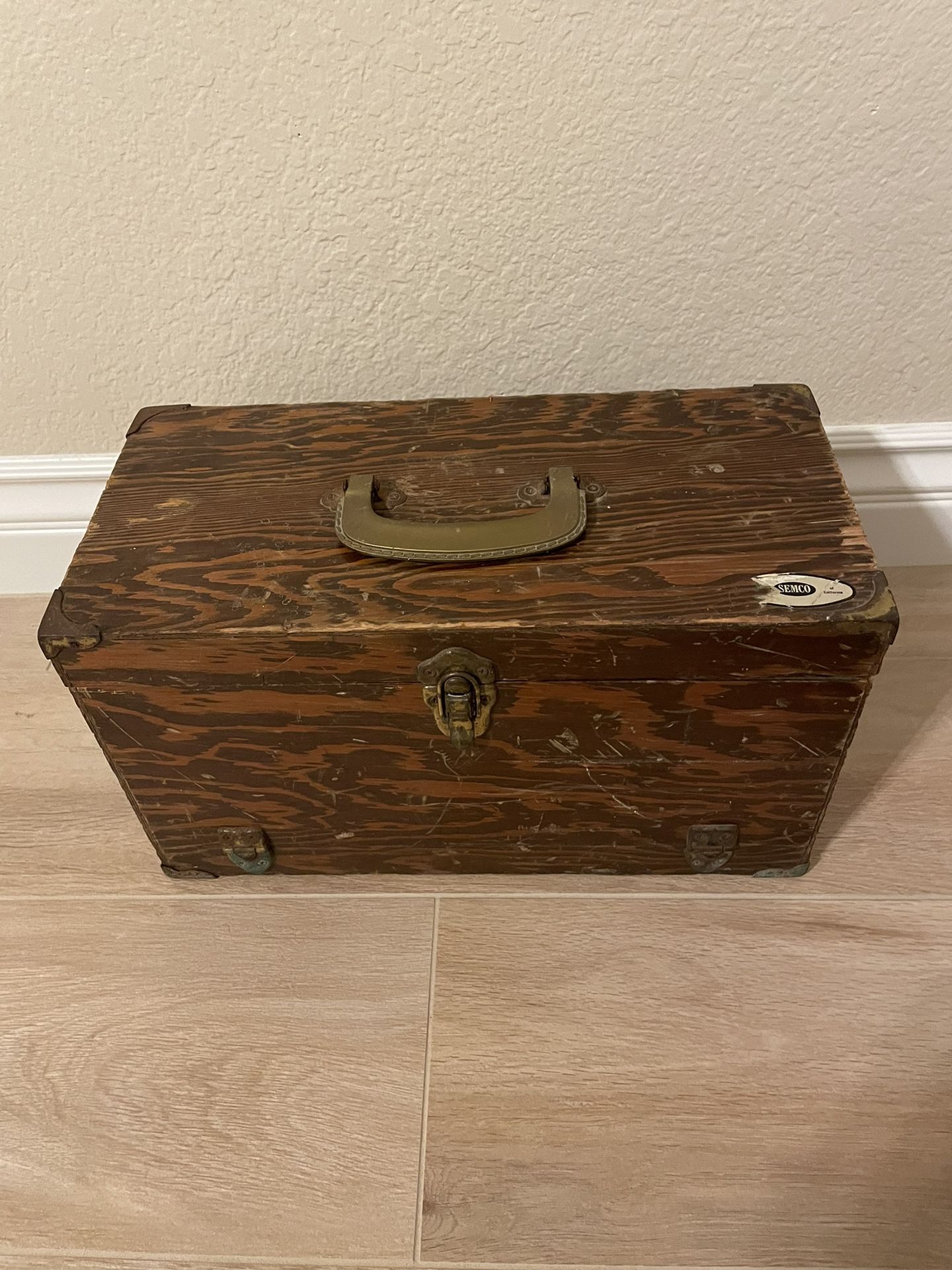 SEMCO Vintage Fishing Box