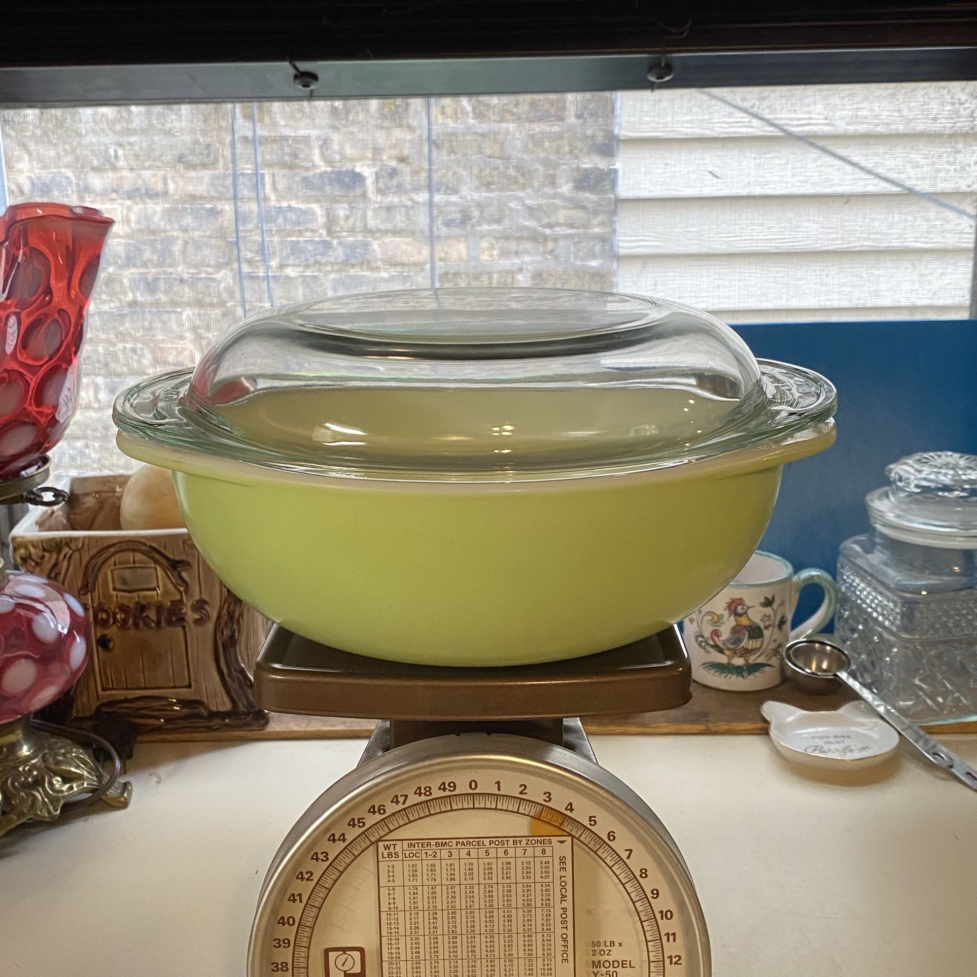 Pyrex Vintage 2 qt Lime Green Casserole Dish With lid