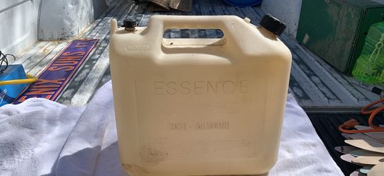 Wedco Essence 5 Gallon Gas Can in good condition.  