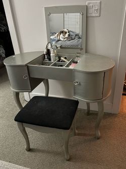 Silver vanity with bench