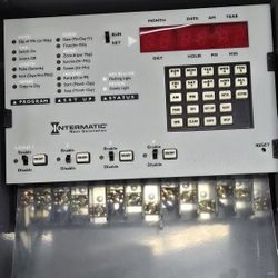 Intermatic Model ET70415CR Electronic 365 4 Circuit Time Timer Switch