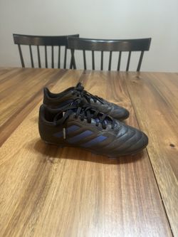 Boys Soccer Cleats Size 3.5