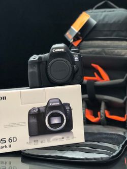 Canon EOS 6D Mark II DSLR Camera with Bagpack