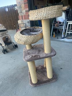 Modern cat tree