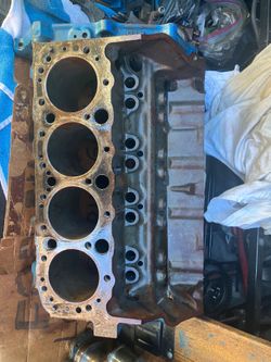 Small block Chevy 305