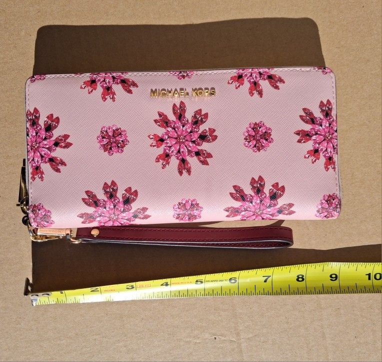 Michael Kors Travel Continental Wallet w/Wristlet