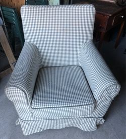 Nice Gingham Check Slipcover Arm Chair. Gray & White.