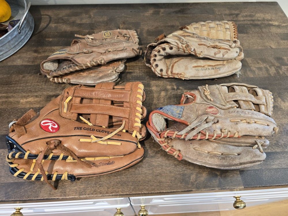 Assorted RHT Baseball Gloves
