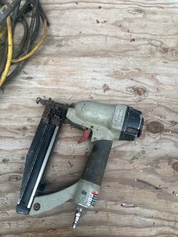 Nail gun