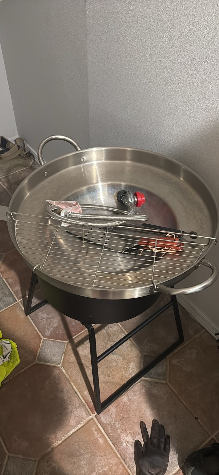Round Out Door Cooker