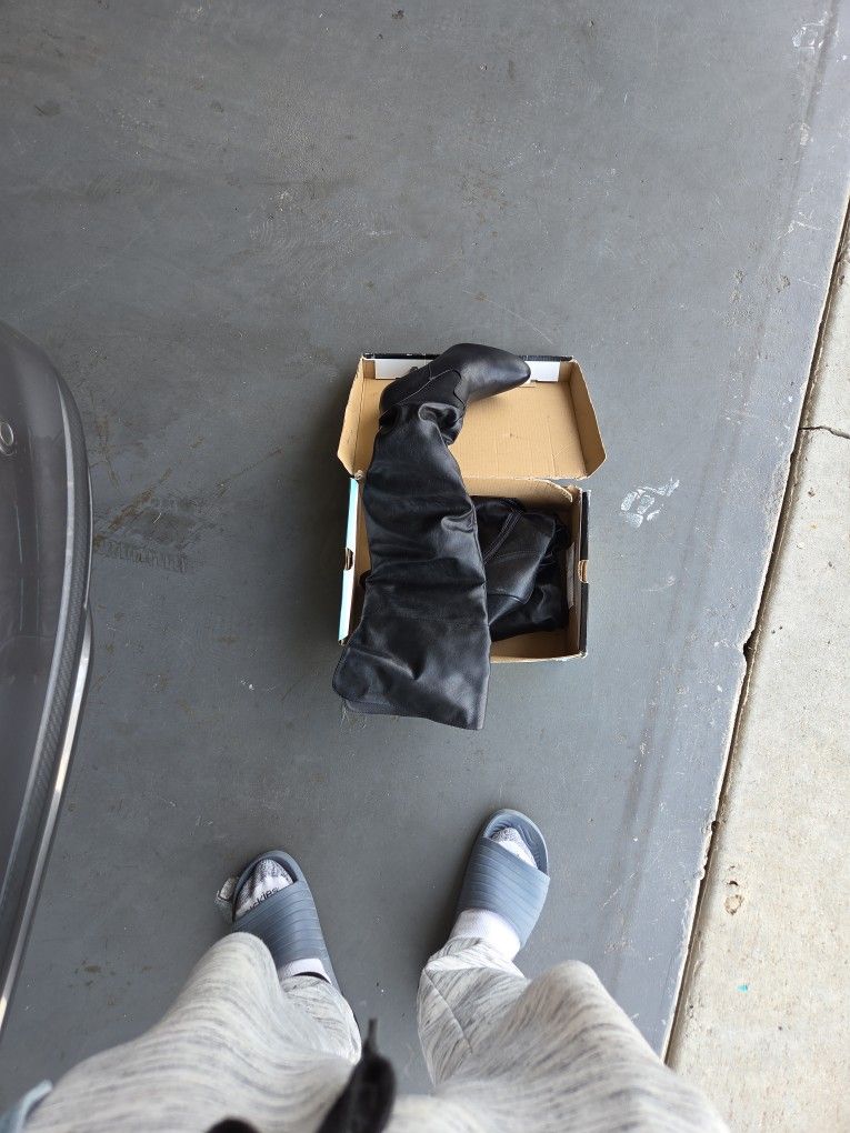 Black Leather Knee-high Boots