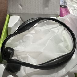 BRAND NEW IN BOX Newmine Bone Conduction Headphones Open Ear Headphones Bluetooth 5.0 Sports Wireless Earphones with Built-in Mic, Sweat Resistant 