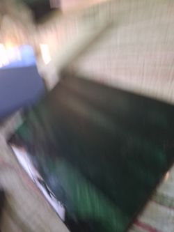 Samsung  tablet  broken screen. But works and can see screen