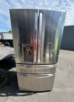 LG 4-Door Refrigerator Stainless SmartFridge
