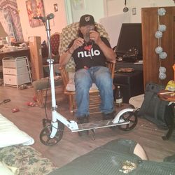 Scooter Brand New Only Been Outta The Box To Assemble The Item