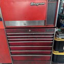 SNAP ON TOOL BOX 