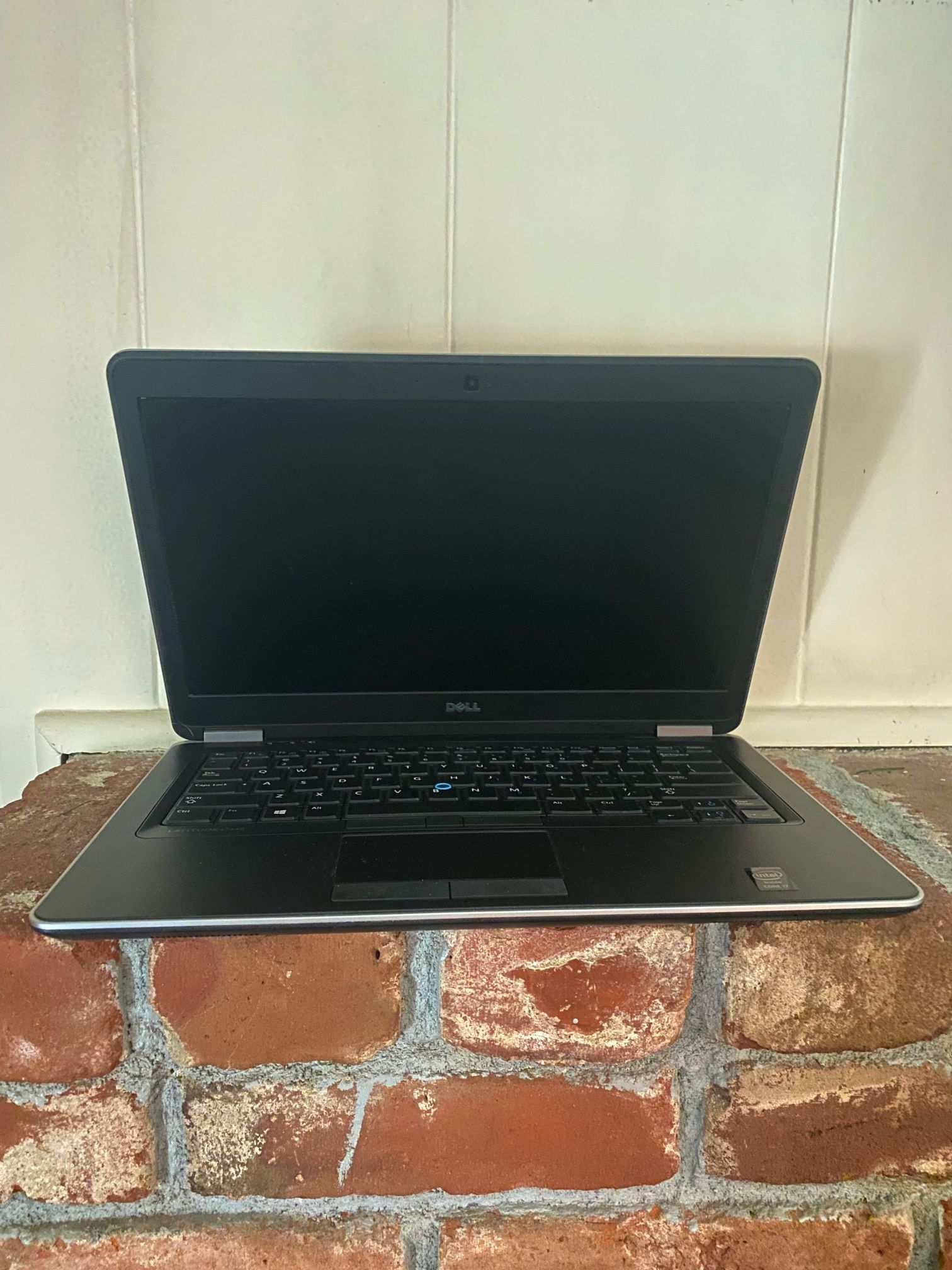 Dell 4th Gen i7 Laptop E7440 with NEW BATTERY