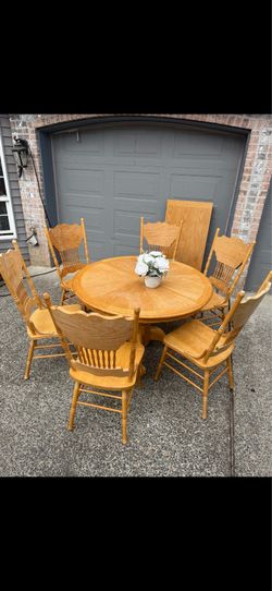 Dinning table /6 chairs