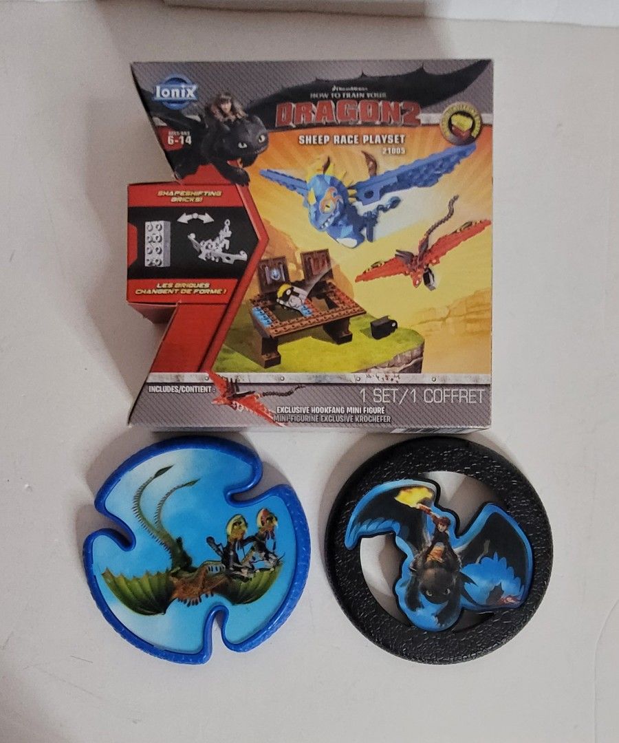 How To Train Your Dragon 2 (2014): Ionix Sheep Race Playset 21005 / McDonalds  Zippleback Frisbee / Toothless Frisbee 