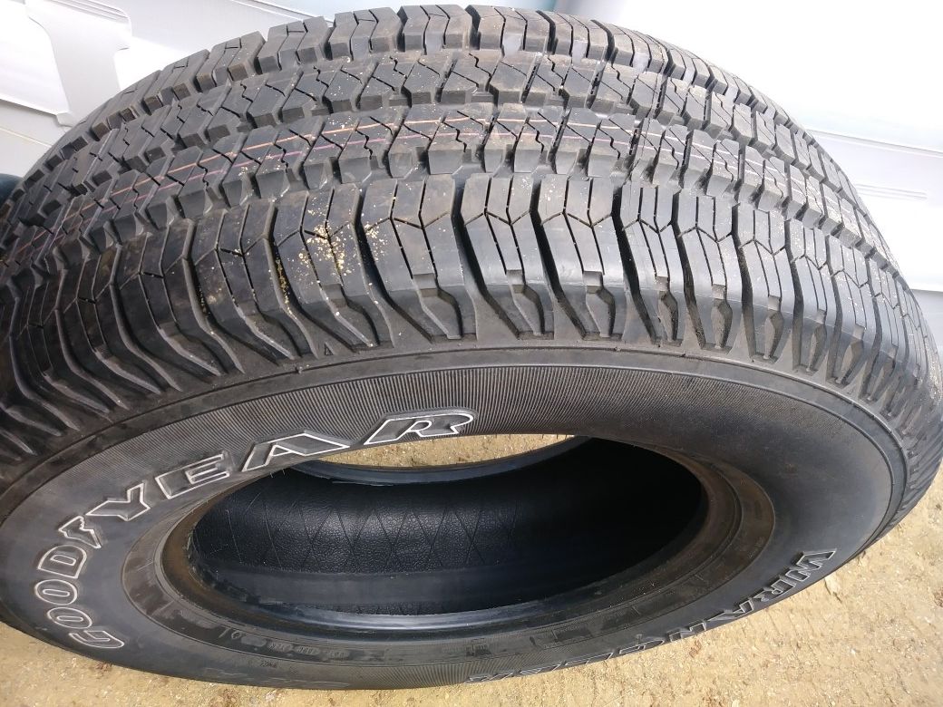 Jeep Goodyear wrangler sra p255/75/r17 new tire