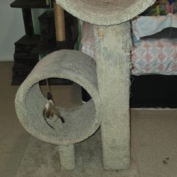 Warfare cat tree