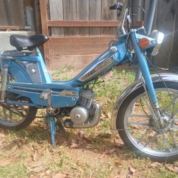 1978 MOTOBECANE Moped