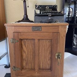 Antique white Clad icebox