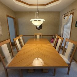 Dinging Table And 8 Chairs