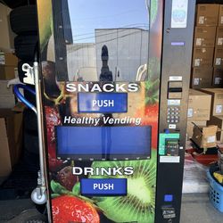 Seaga HY 2100-9 Combo Soda/Snack Vending Machine