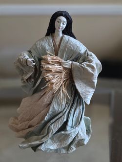 Vtg Handmade Paper Mache Figurine of an Asian  Woman In Traditional Attire 11.5"